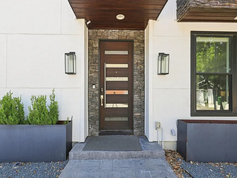 3112 Eunice St — Photo 2
