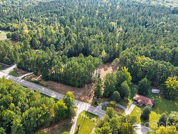 4th image of 1469 Reservation Rd
