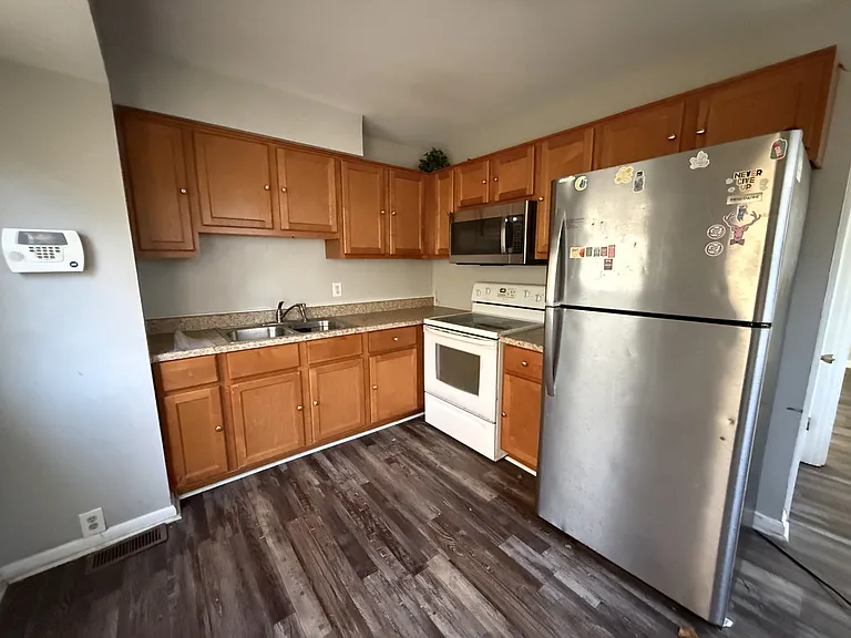 3718 Charloe Ct — Photo 10