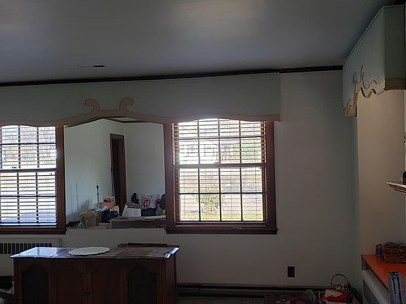 3rd image of 2649 Linden Ave