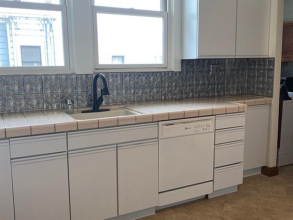 4th image of 1360 Chestnut St #1362