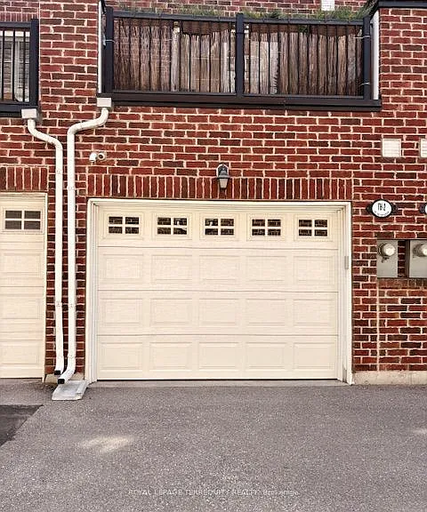 101 The Queensway #Townhouse 2 — Photo 35