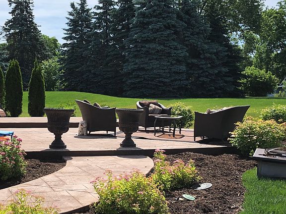 5th image of 824 Glen Meadows Dr