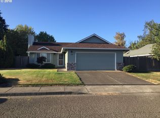 1400 Meadowlawn Pl, Molalla, OR 97038