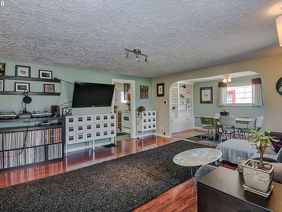 5th image of 6326 SE Flavel St