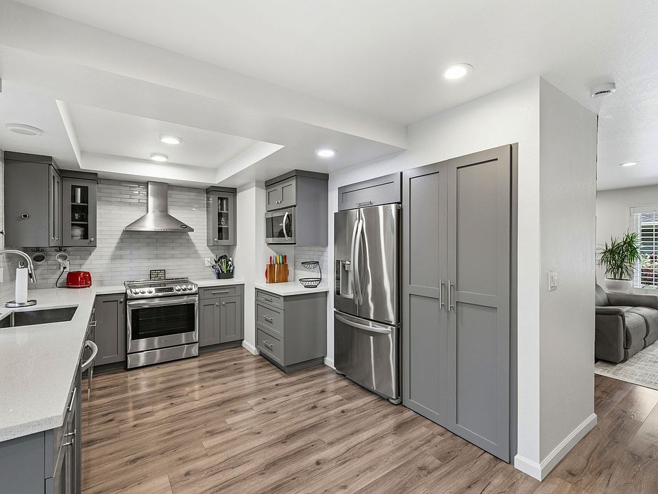 1st image of 2561 Fountainhead Dr
