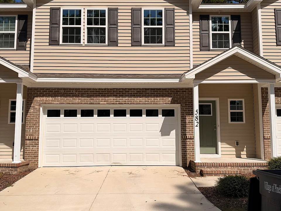 582 Gabriel Ln