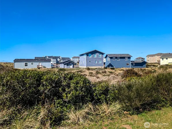1407 Ocean Crest Avenue SW, Ocean Shores, WA 98569