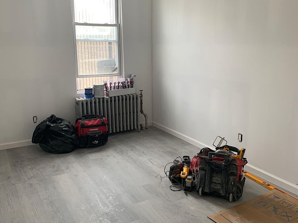 1st image of 4902 L Ave #1