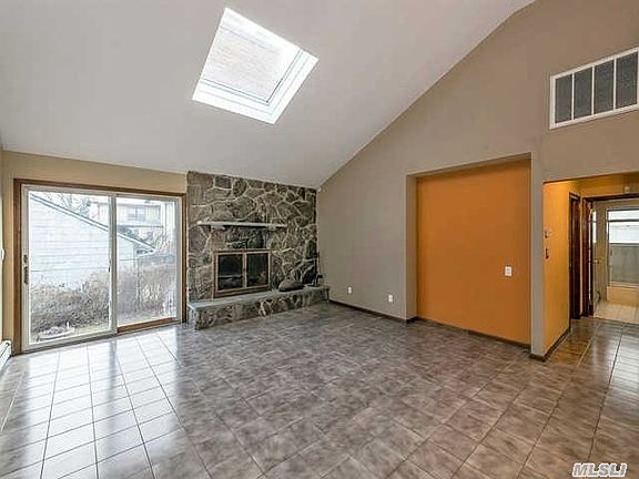 4th image of 306 Felter Ave