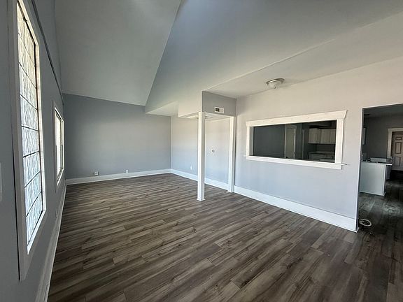 3rd image of 2809 Columbia Ave