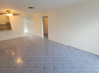 5860 22nd Ave N APT 11, Saint Petersburg, FL 33710