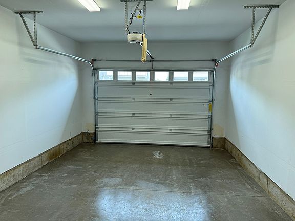 4th image of 9725 NE 29th Ave