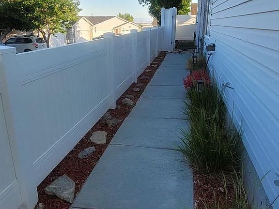 3rd image of 2063 Bluegrass Cir