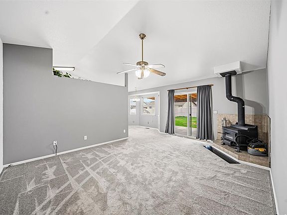 5th image of 818 Cow Bell Court