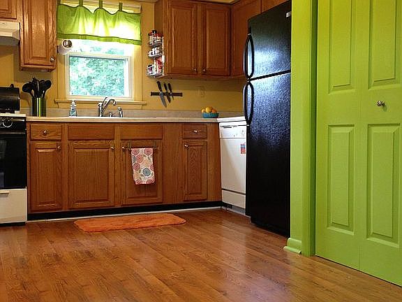 2nd image of 2827 Beachmont Ave