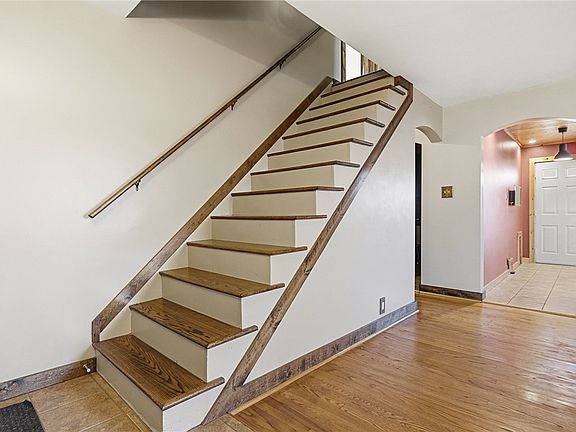 5th image of 168 Old Route 422