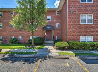 168 Centre Ave APT 2Y, New Rochelle, NY 10805