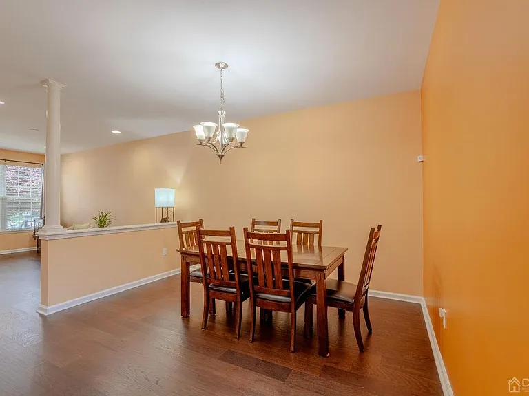 2474 N Canterbury Ln — Photo 10