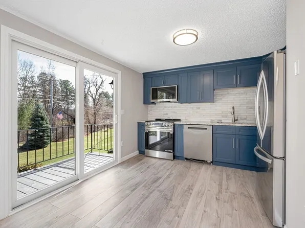 1215 Pawtucket Blvd Unit 33, Lowell, MA 01854