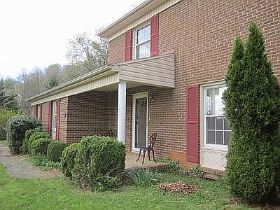 1st image of 186 Sycamore Valley Dr
