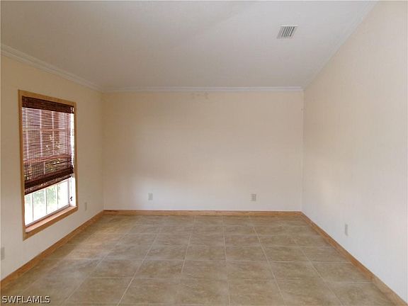 3rd image of 2816 NE 2nd Ave