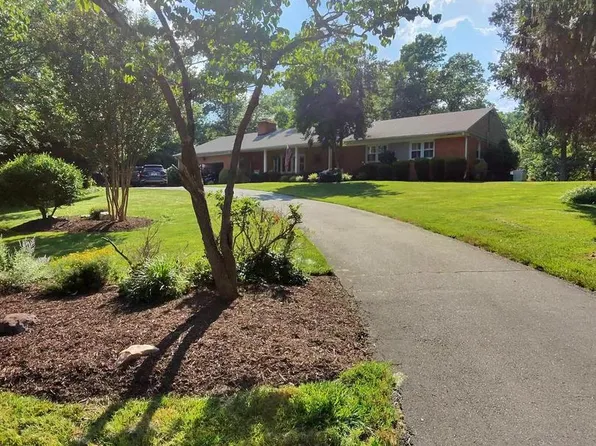 3704 Pleasant Ridge Rd, Annandale, VA 22003