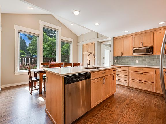 4th image of 18550 29th Ave NE