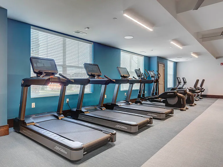 Incline at Anthem - 55+ Active Adult Apartment Homes — Photo 23