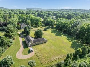 5 Tamarack Rd, Belvidere, NJ 07823