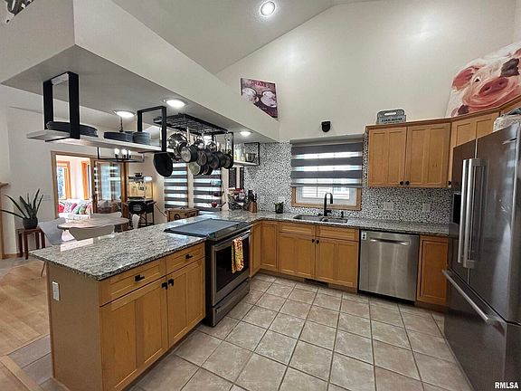 5th image of 3448 Maple Glen Dr