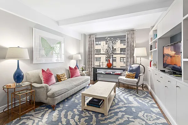 Sold by The SIMPLE Real Estate Co | media 10