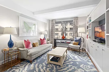 Sold by The SIMPLE Real Estate Co