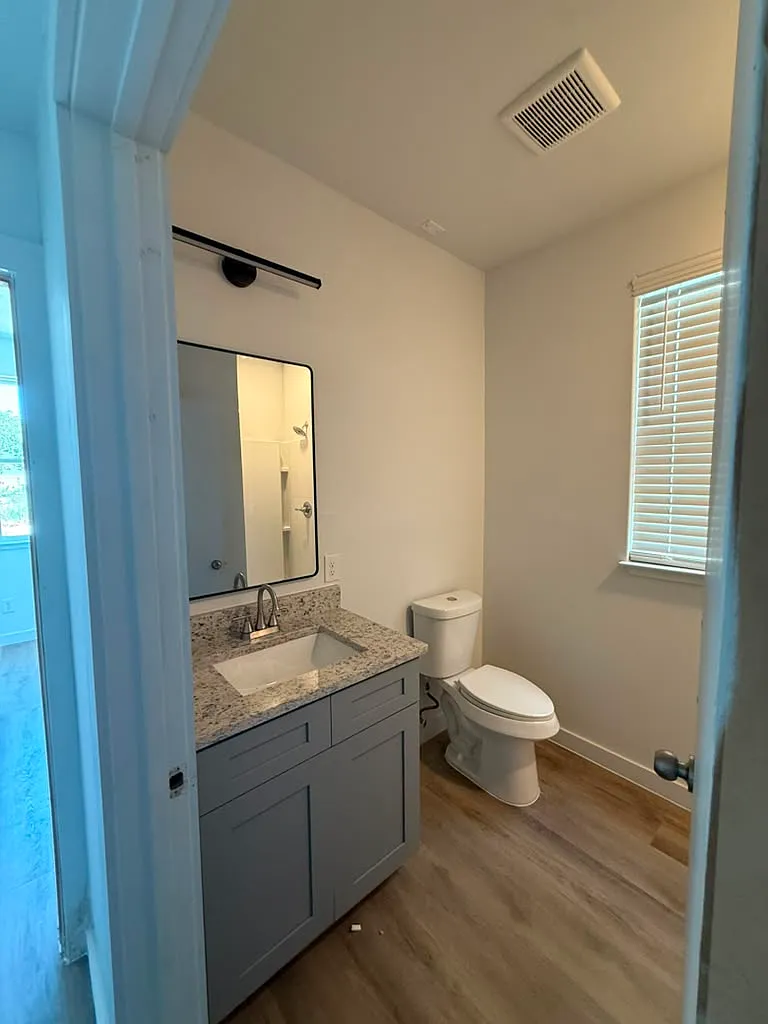 2 bed, 892 sqft, $1,375 — Photo 3