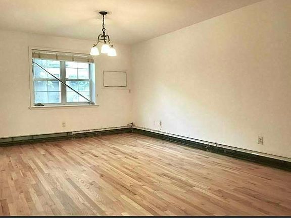 3rd image of 2590 36th St