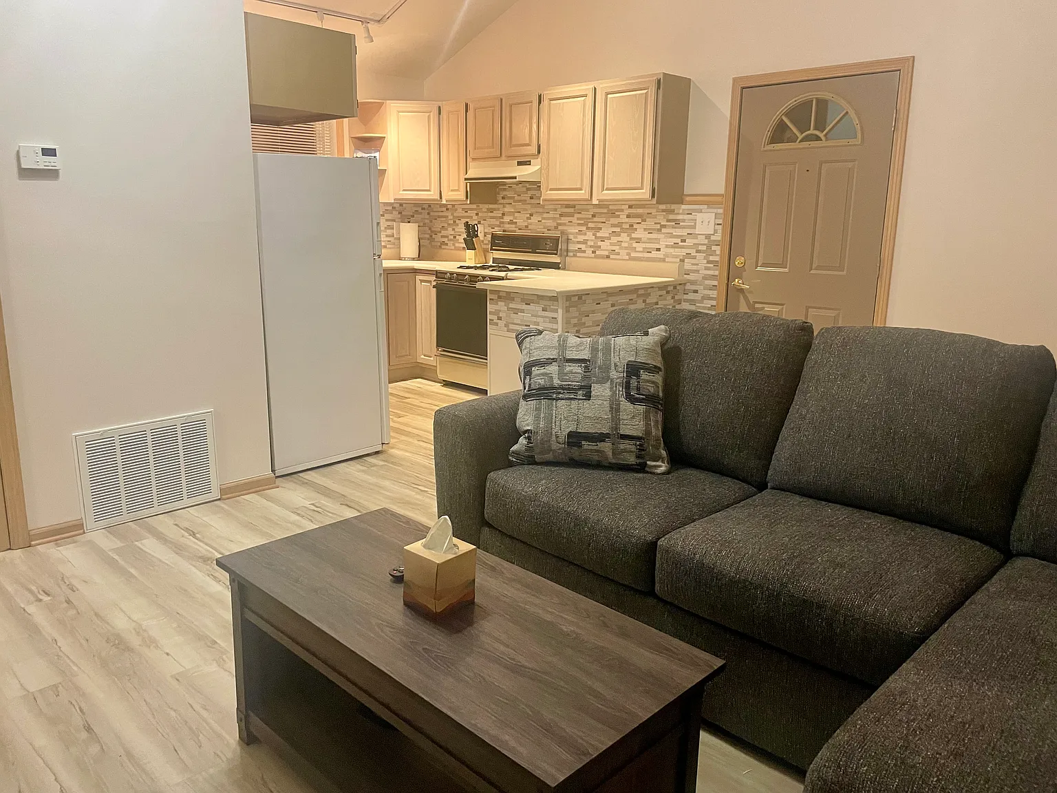 1 bed, $2,000 — Photo 2