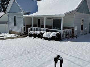 313 N 8th St, Princeton, WV 24740