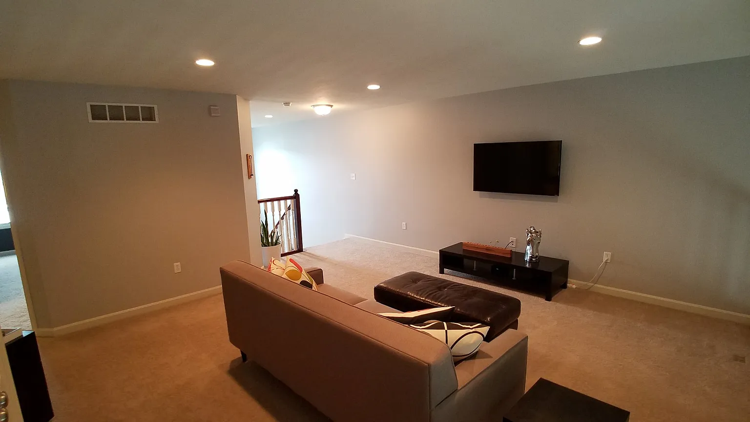 2045 Croghan Dr photo 1