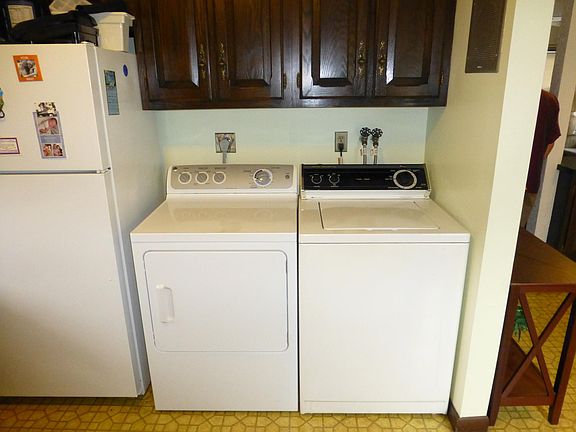 2nd image of 1116 Whalley Ave #2