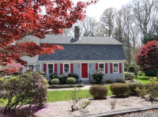 31 Hummingbird Hill Rd, Falmouth, MA 02540