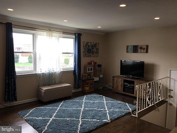 4th image of 7704 Summerdale Ave