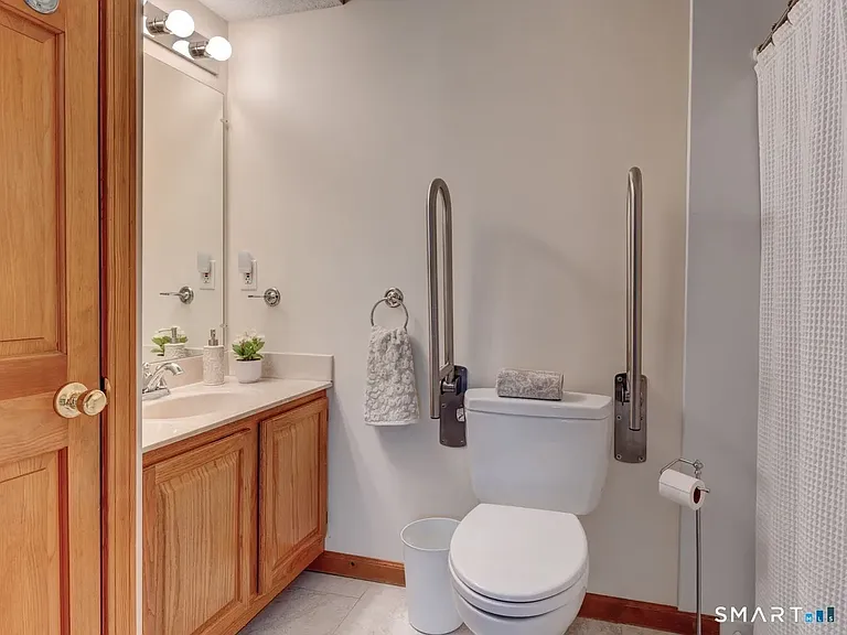 33 Langdon Ct #D104 — Photo 21