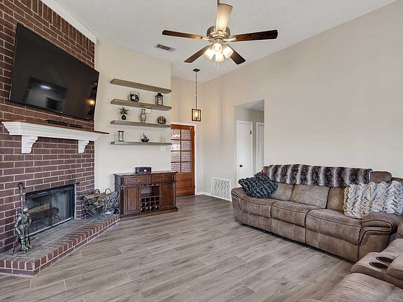 5th image of 30 Oak Court Cv