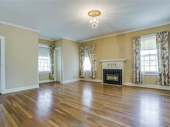 5th image of 4516 Meadowbrook Dr