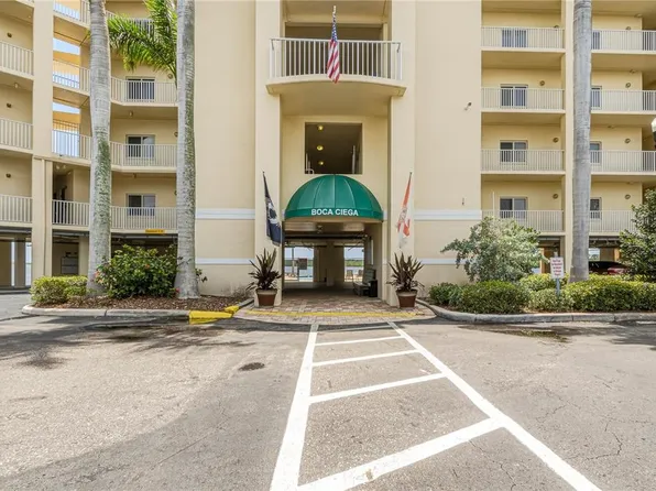 8800 Bay Pines Blvd APT 212, Saint Petersburg, FL 33709