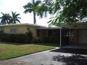 3rd image of 2511 Bimini Ln