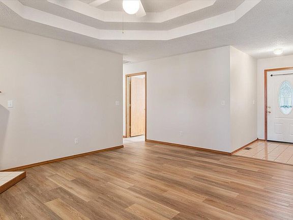 5th image of 407 E Slim Wilson Boulevard