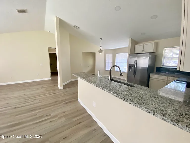2435 Palisades Dr SE — Photo 11