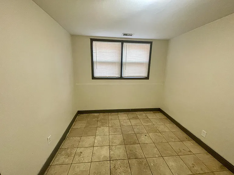 2419 Plymouth Ave N #2 — Photo 6