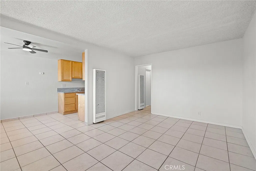 2 bed, 1.5 bath, 800 sqft, $2,300 — Photo 2